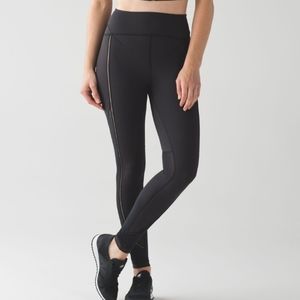 ⬇️Lululemon Sculpt It Tight in Black